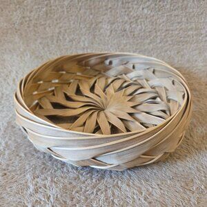 Handwoven Bamboo Basket, 22 cm – Natural